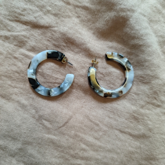 Madewell Tortoise Hoops - Picture 1 of 2
